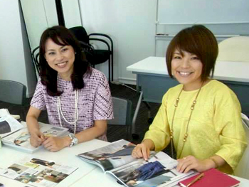 骨格診断ファッションアナリスト認定協会理事：丸田久美子（左）、森本のり子（右）